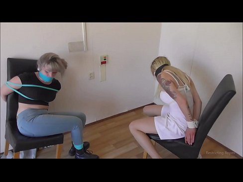 ❤️ E varur / e lidhur dhe e gojës / vajzë në ankth ❤ Vetëm porno tek ne ☑